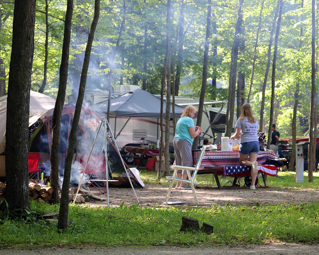 Camping Yogi Bear's Jellystone Park at Door County in Sturgeon Bay WI